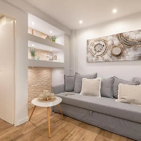 Appartamento Le Comfy, Cosy Place Dans Le Vieux Avec Climatisation Nizza